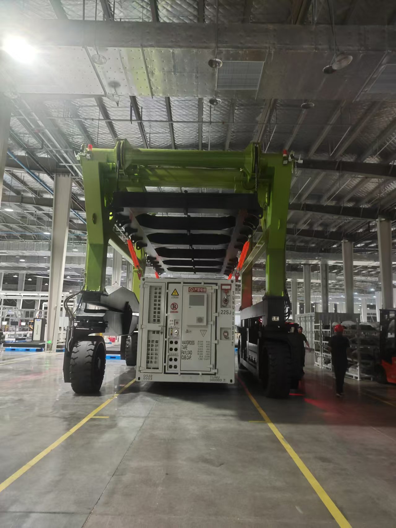 非标定制跨运车，具体指哪些方面？