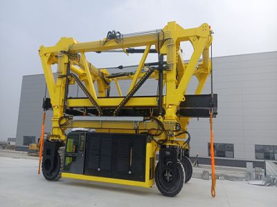 跨运车在储能行业高效搬运