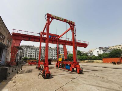 集装箱龙门吊是港口作业的核心设备！