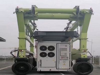 电动跨运车在物流行业的效能与价值 电动跨运车在物流行业的效能与价值